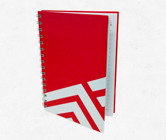 Cuaderno anillado personalizado con diseño gráfico a color en la tapa, ejemplo de diseño alternativo